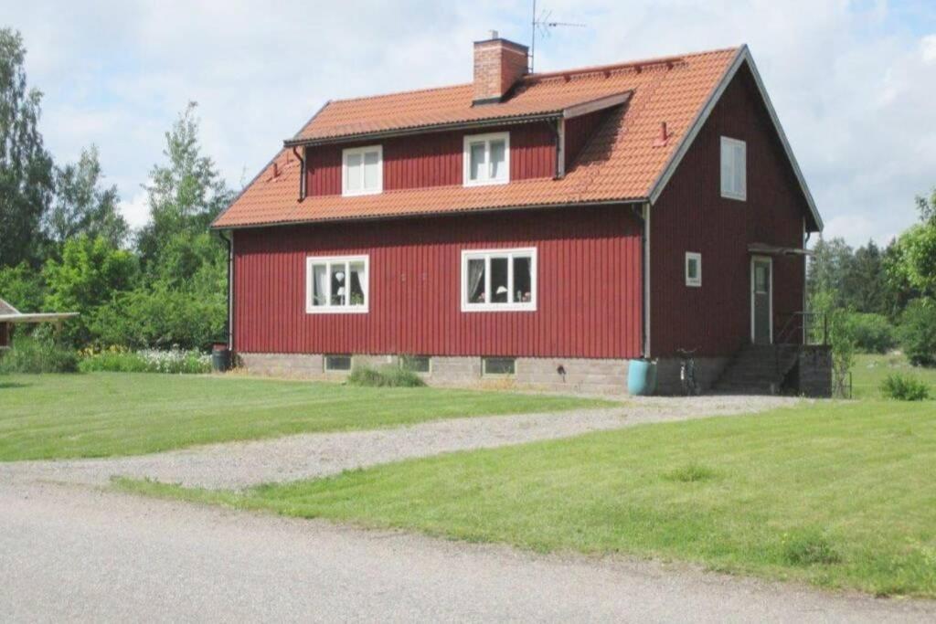 Villa Egen Laegenhet I 2-Familjshus Pa Landet. Tierp Exterior foto